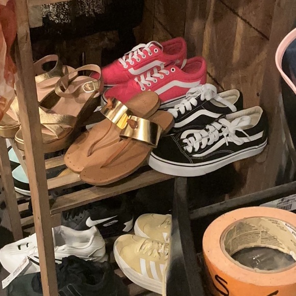 The Best Deals - Picture 8 of 8